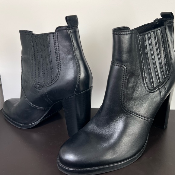 GAP Stacked Heel Booties - Picture 1 of 5
